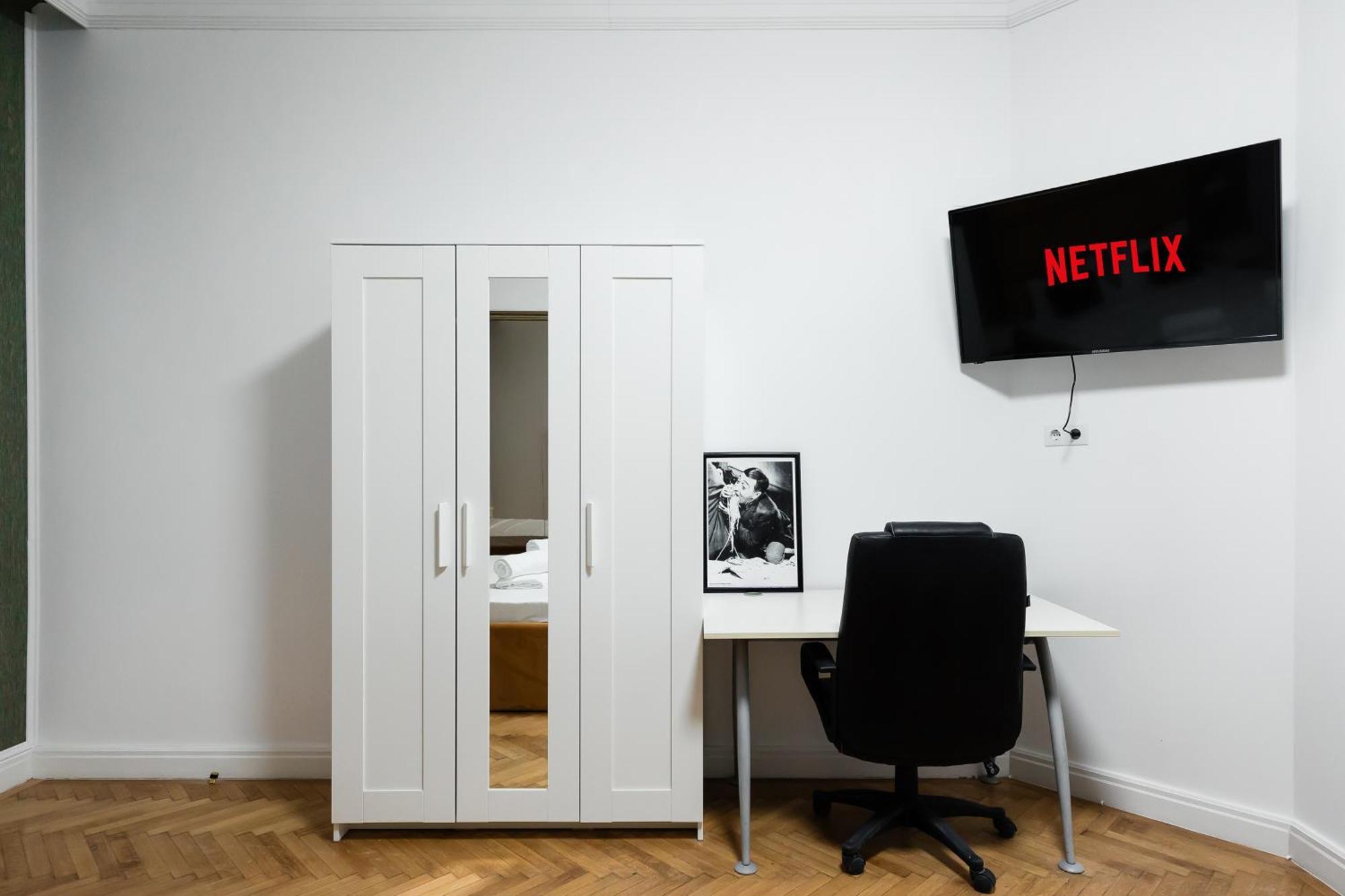 Central Studios In Piata Romana Bucureşti Ngoại thất bức ảnh