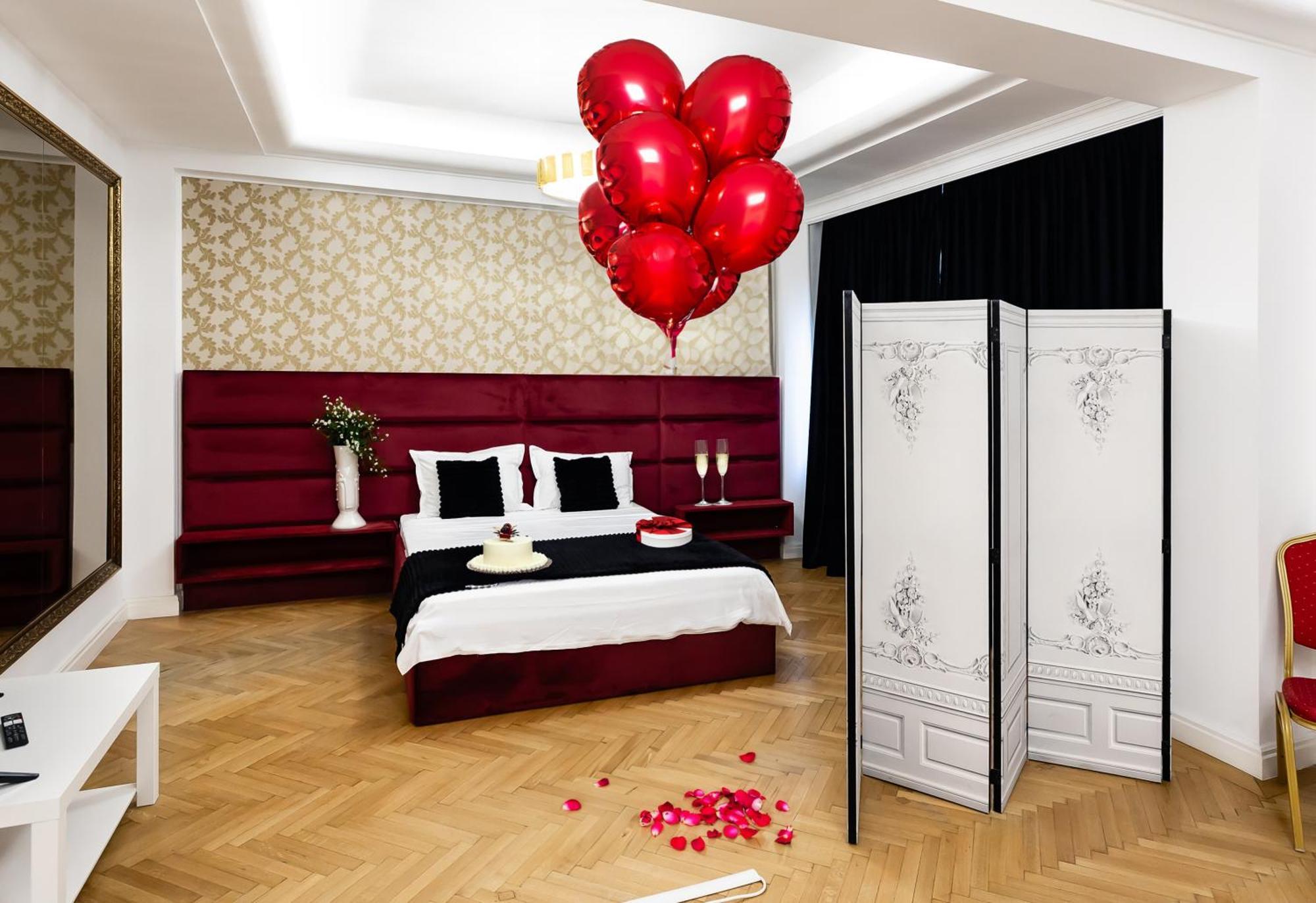 Central Studios In Piata Romana Bucureşti Ngoại thất bức ảnh