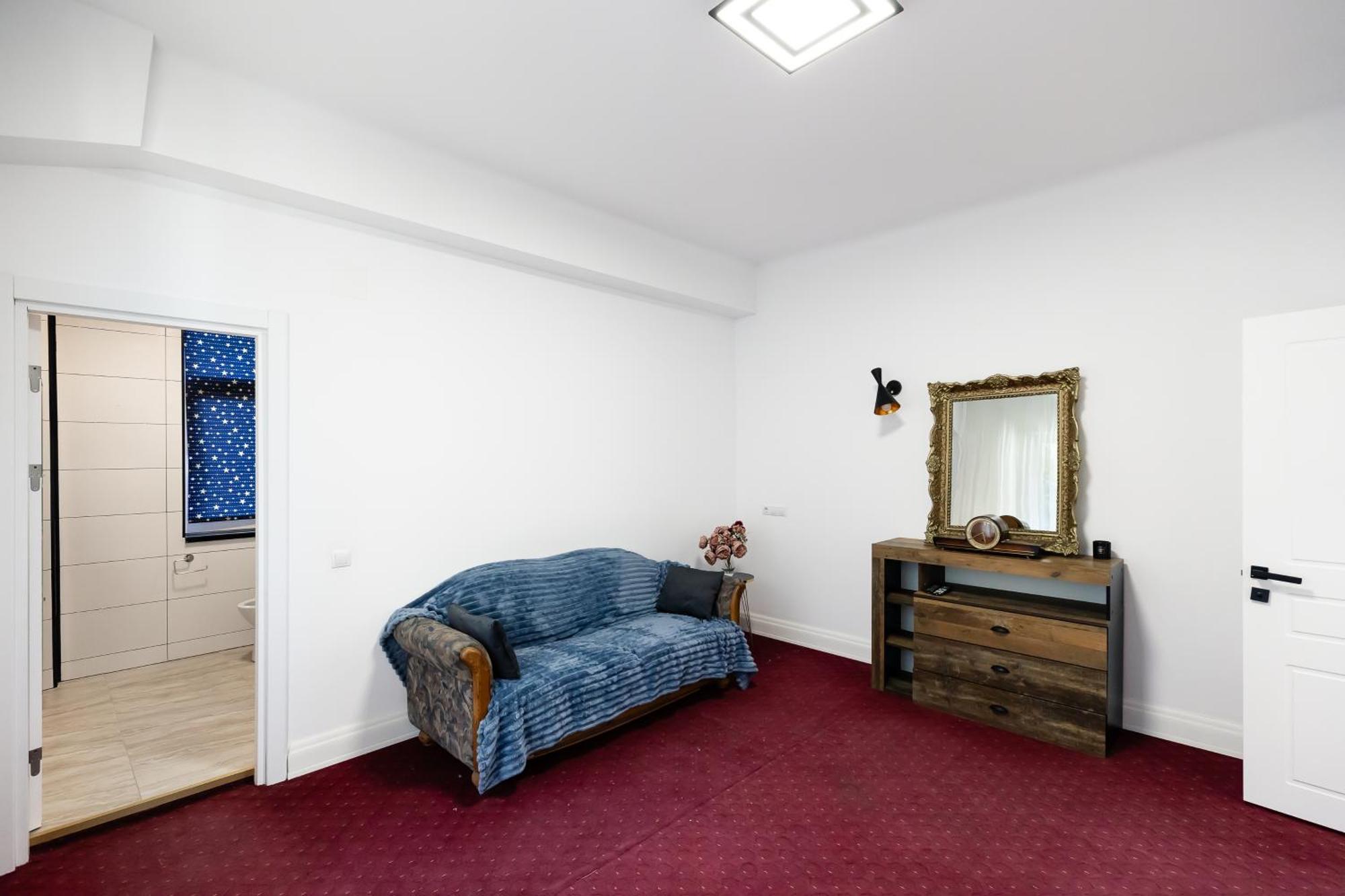 Central Studios In Piata Romana Bucureşti Phòng bức ảnh