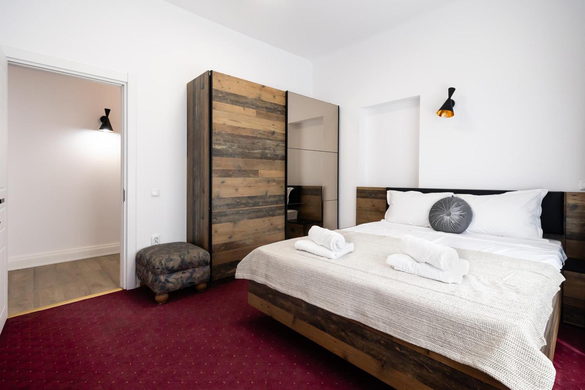 Central Studios In Piata Romana Bucureşti Ngoại thất bức ảnh