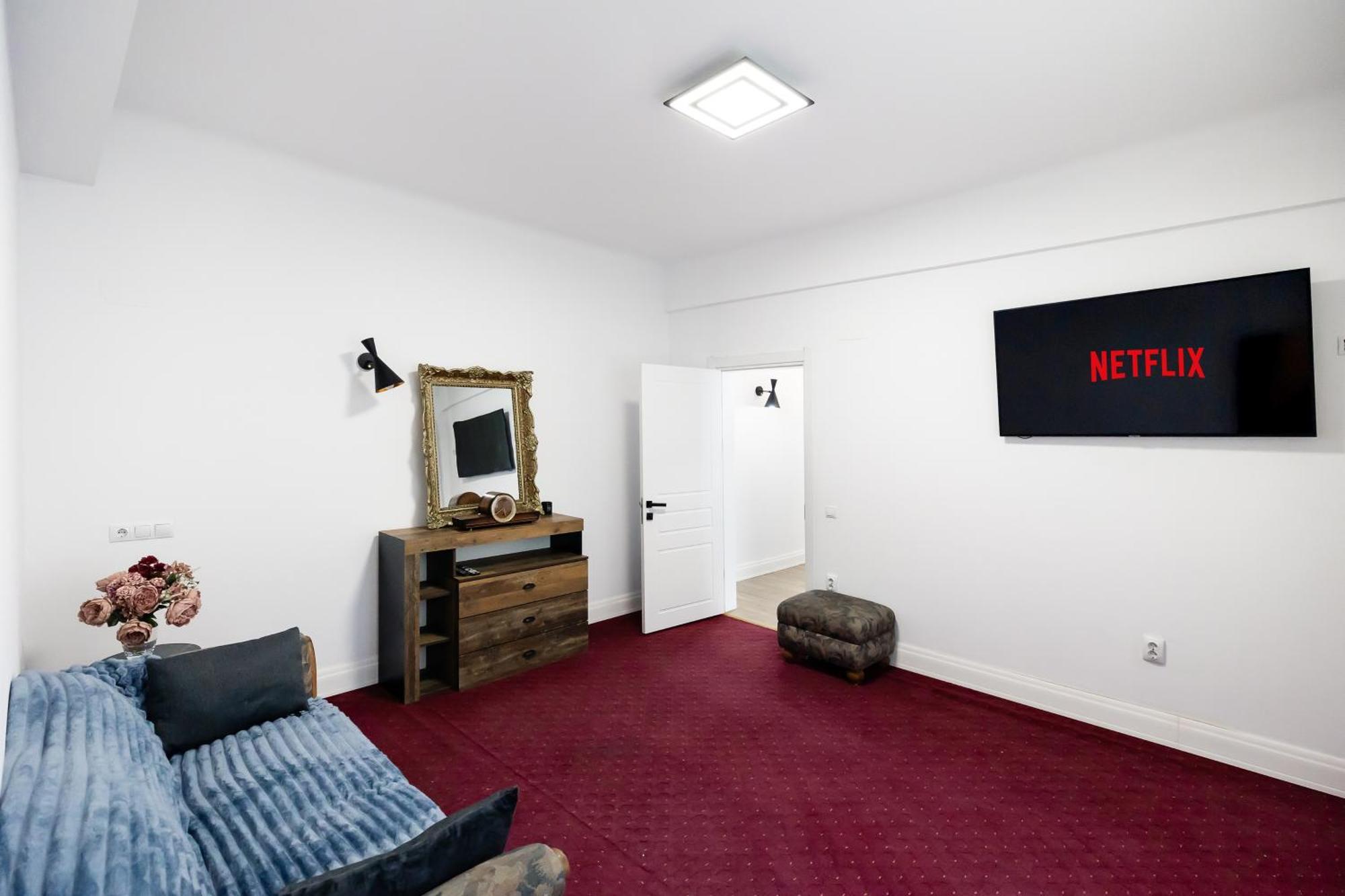 Central Studios In Piata Romana Bucureşti Ngoại thất bức ảnh