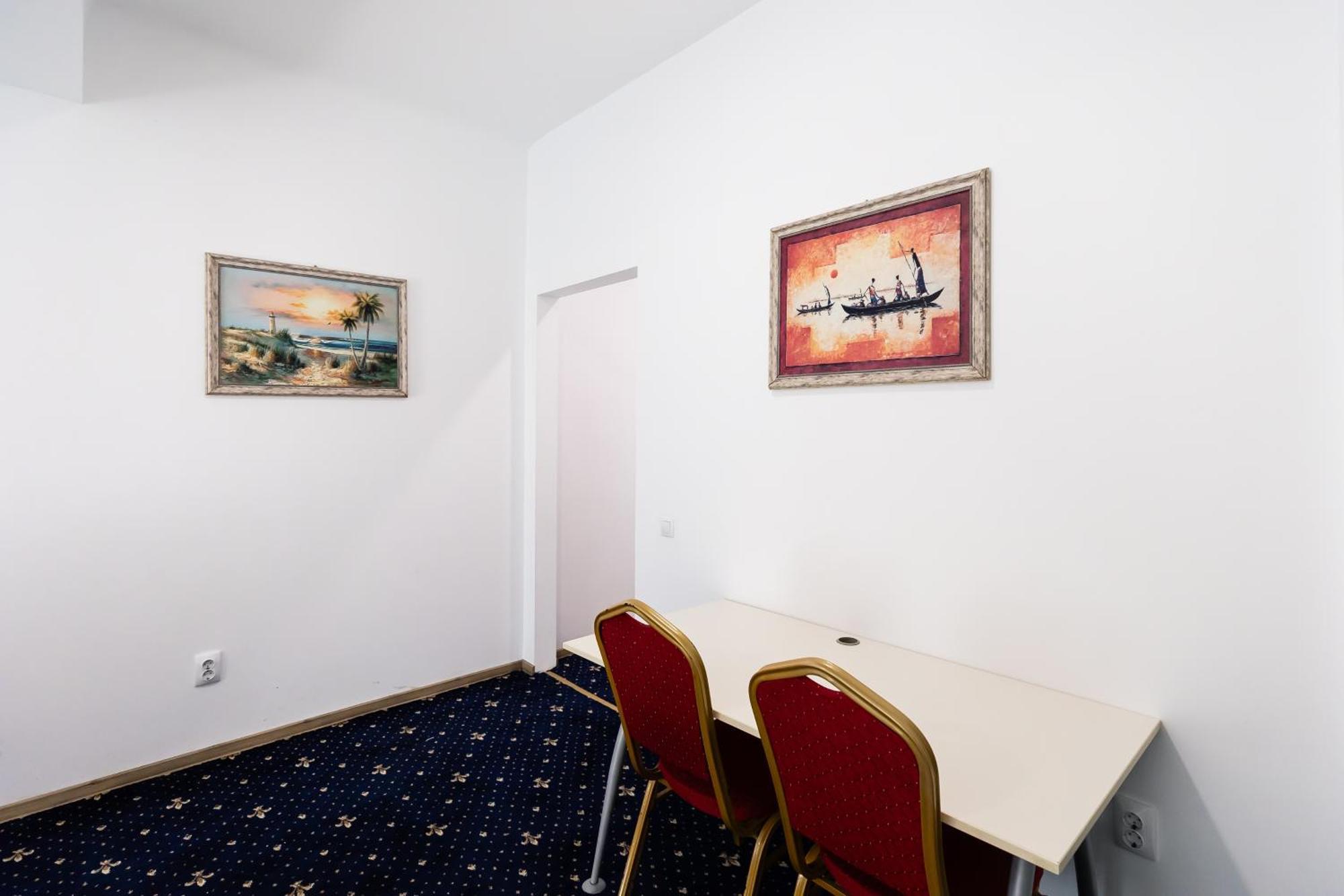 Central Studios In Piata Romana Bucureşti Ngoại thất bức ảnh