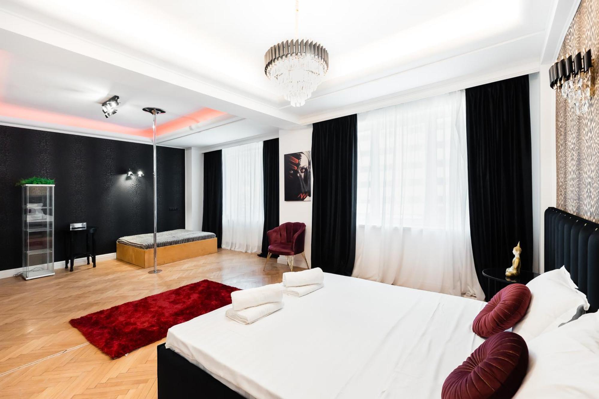 Central Studios In Piata Romana Bucureşti Ngoại thất bức ảnh