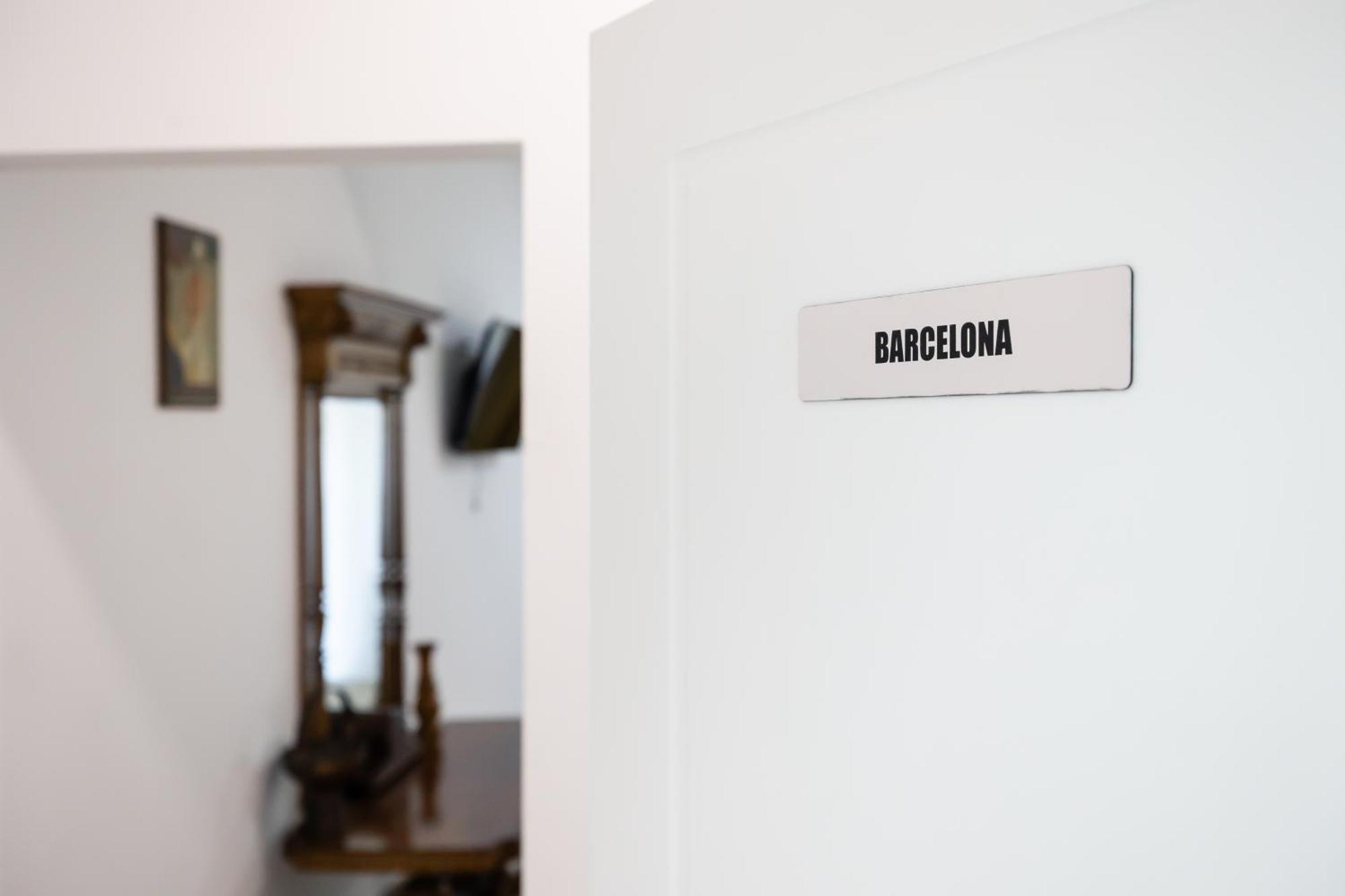 Central Studios In Piata Romana Bucureşti Ngoại thất bức ảnh