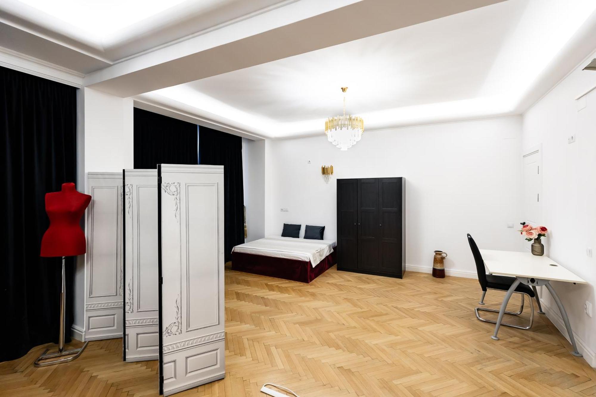 Central Studios In Piata Romana Bucureşti Ngoại thất bức ảnh