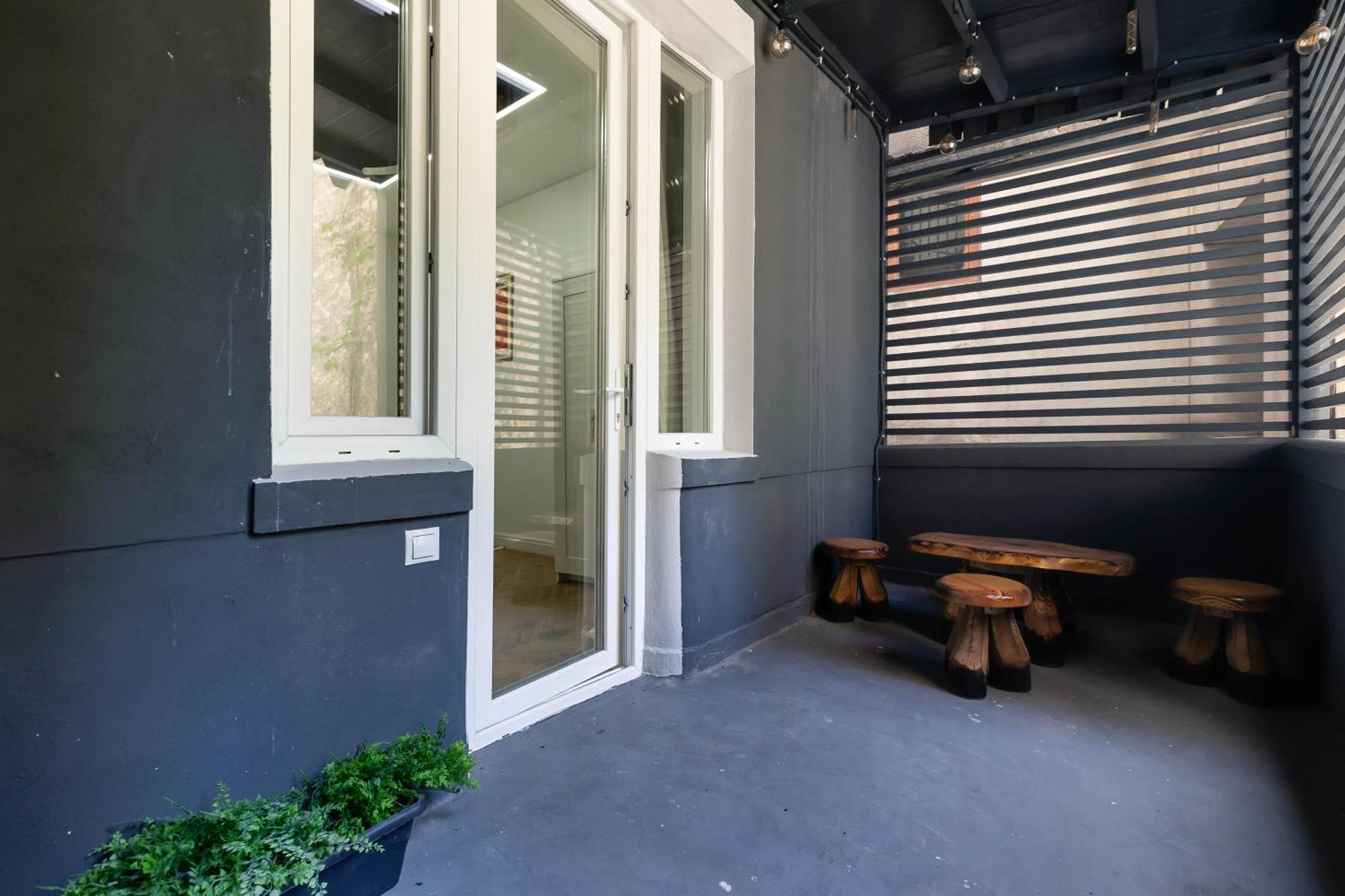 Central Studios In Piata Romana Bucureşti Ngoại thất bức ảnh