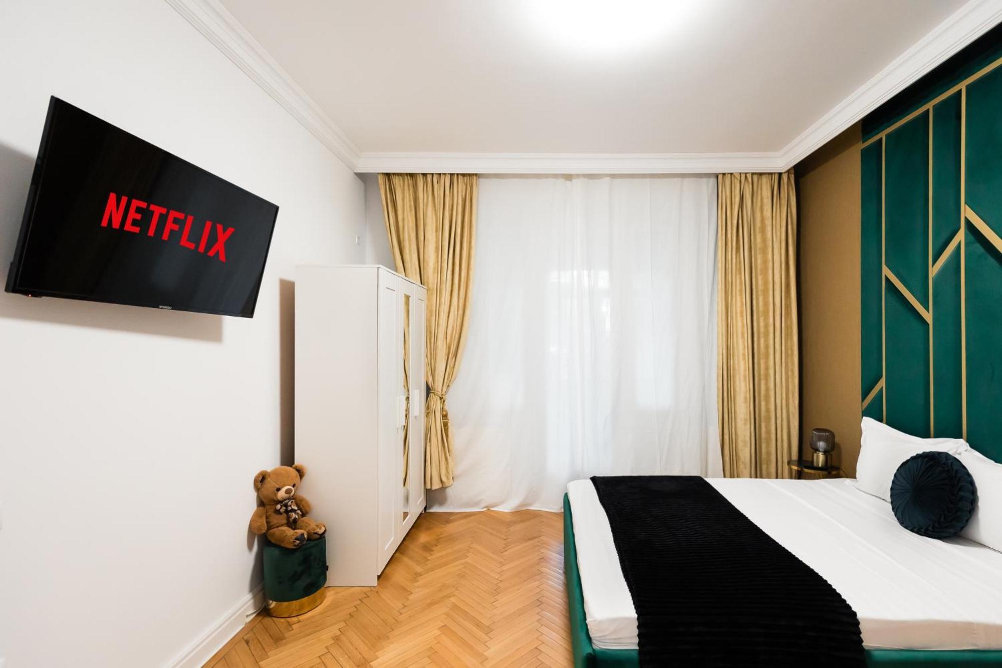 Central Studios In Piata Romana Bucureşti Ngoại thất bức ảnh