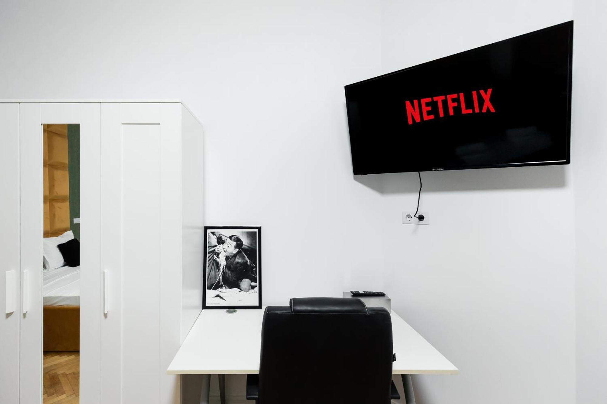 Central Studios In Piata Romana Bucureşti Phòng bức ảnh